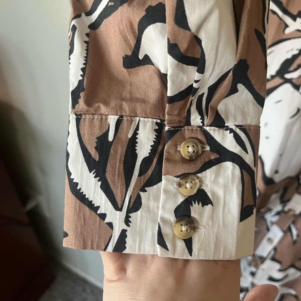 Floral Button-Down Midi Dress in Taupe and White. Maeve by Anthropologie - Picture 8 of 16